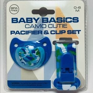 NWT Baby Basics BPA-Free Camo Cutie Pacifier Clip